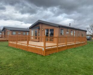 PRE-OWNED 2014 WILLERBY CLEARWATER LODGE