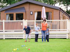 Goosewood-Lodge-Holidays-Family-Bowling